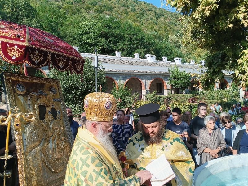 Η Ύψωση του Τιμίου Σταυρού στην Ιερά Μονή Εικοσιφοινίσσης